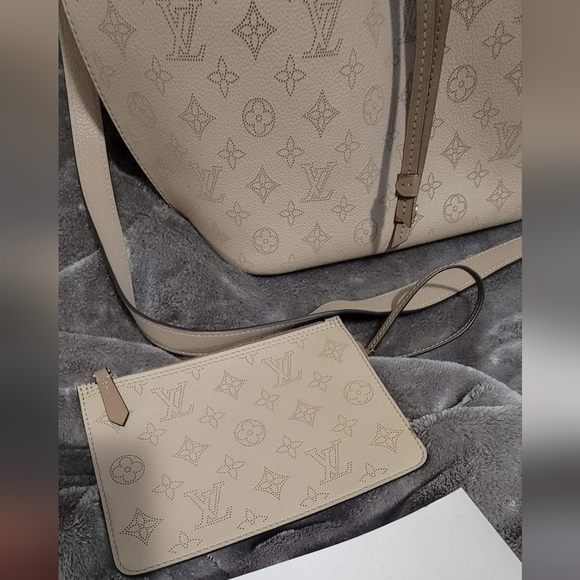 Louis Vuitton Girolata - Picture 13 of 14